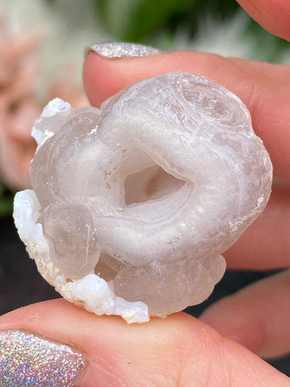 gray-chalcedony-rose