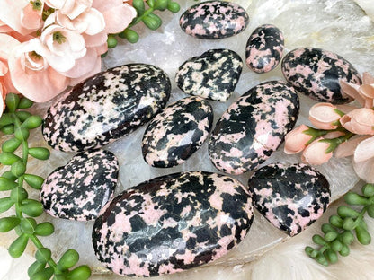 jasmine-jasper-hearts-palm-stones