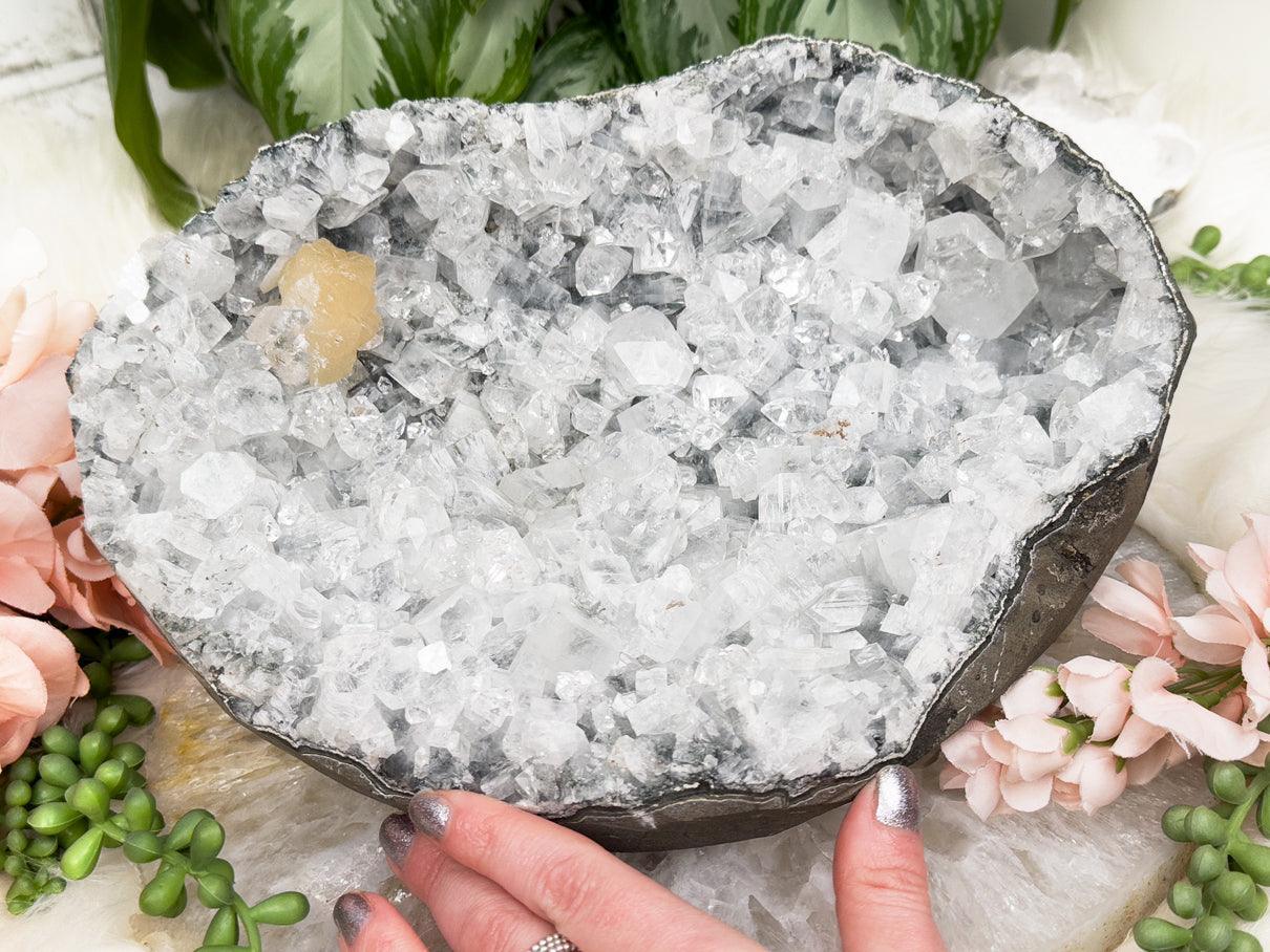 large-apophyllite-geode