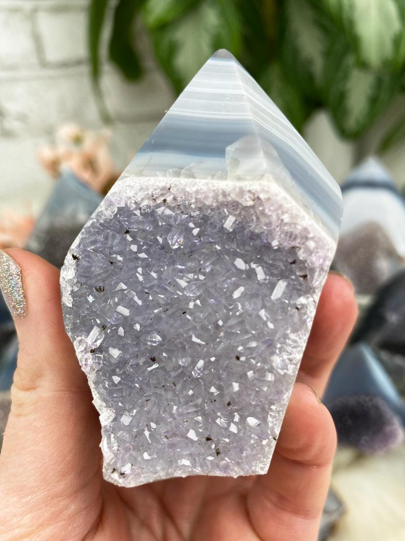 light-gray-agate-point-with-banding