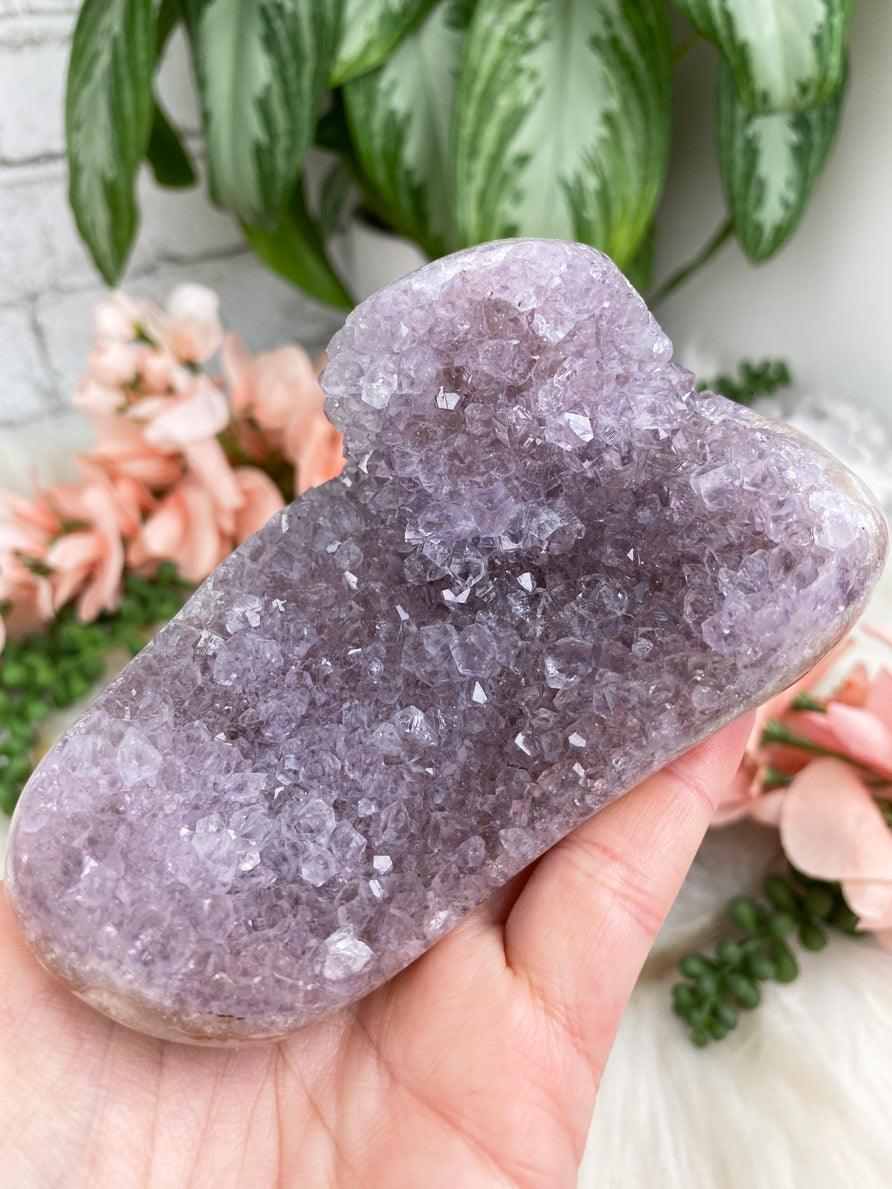 light-purple-amethyst-with-eye