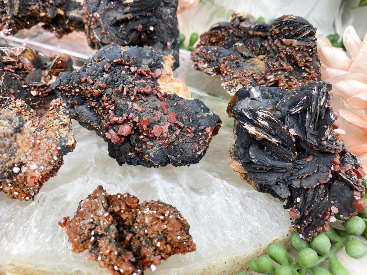 moroccan-vanadinite-black-baryte