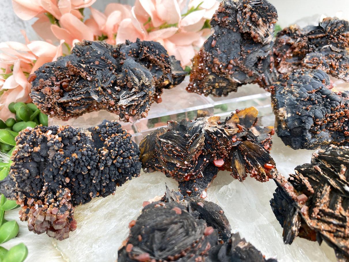 morocco-black-baryte-orange-vanadinite