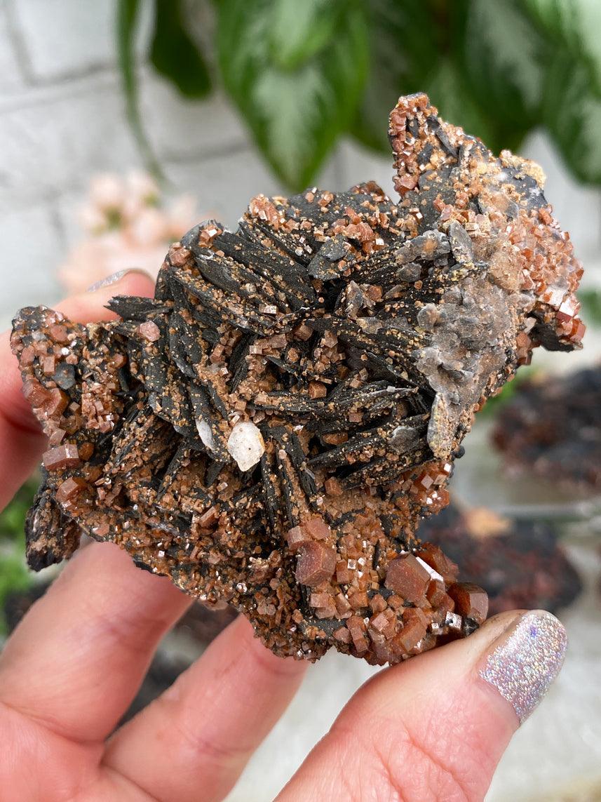 orange-vanadinite-black-baryte