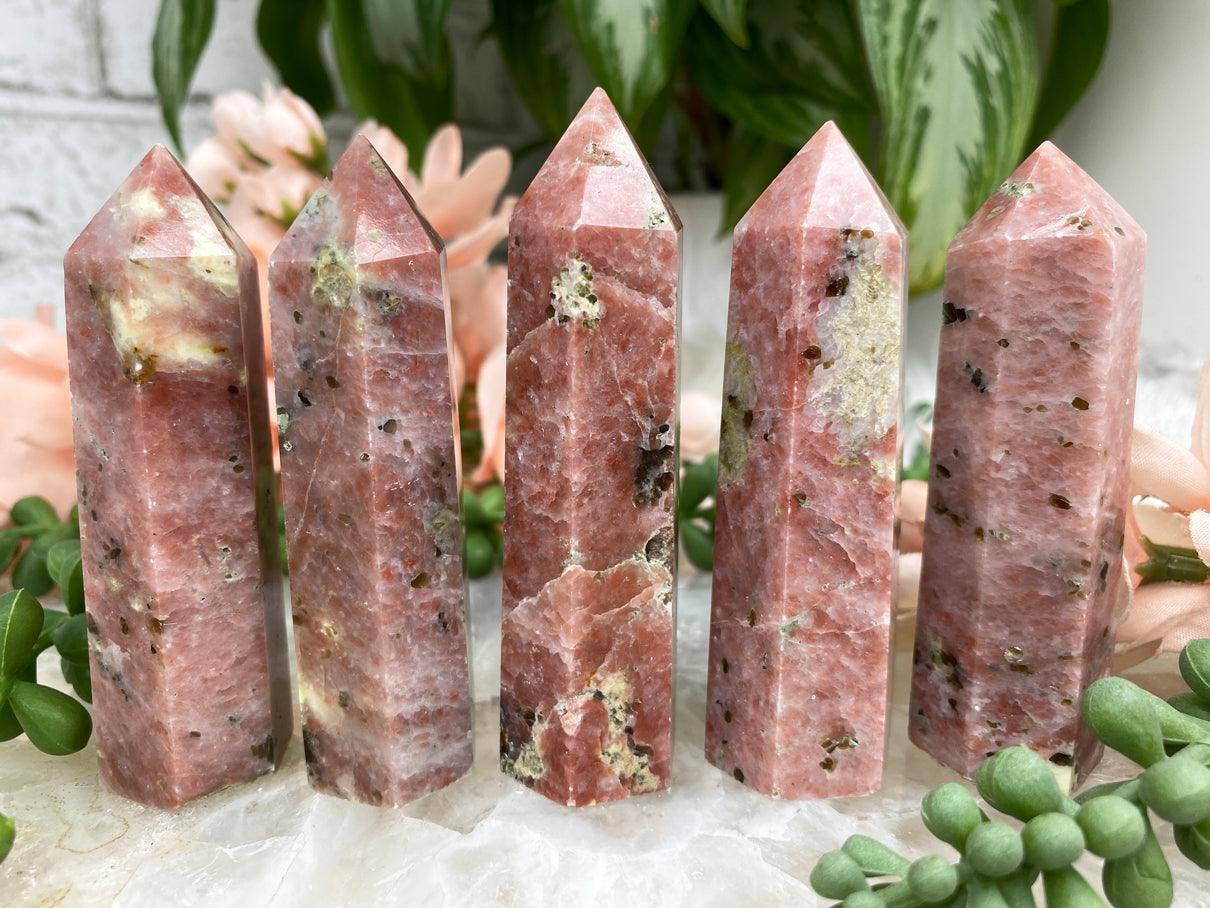 pink-calcite-green-serpentine-points
