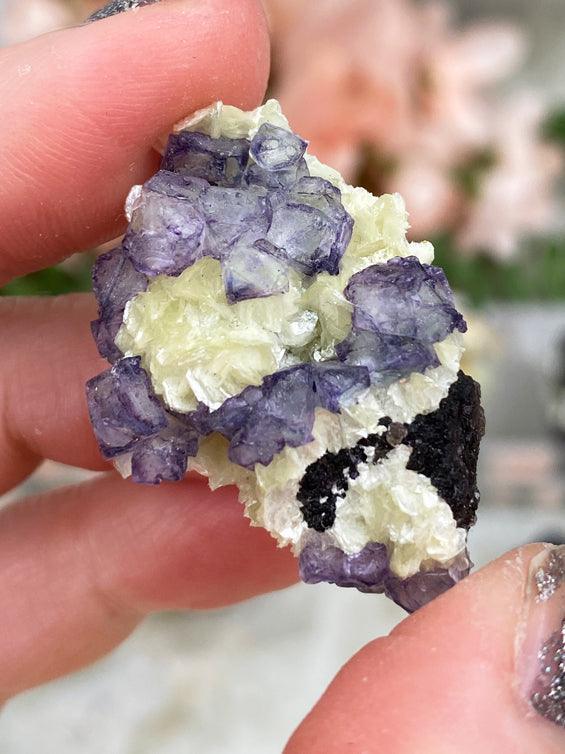purple-fluorite-yellow-mica