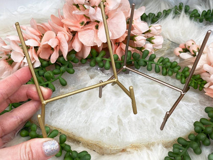 small-metallic-crystal-stands