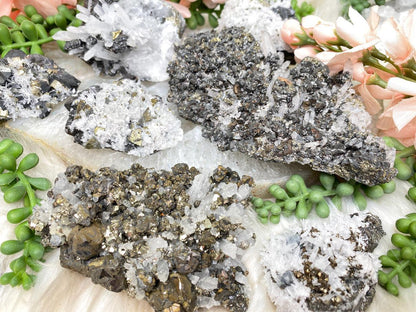 sphalerite-bornenite-quartz-cluster