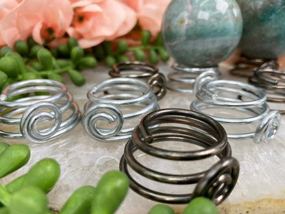 spring-metal-sphere-stands