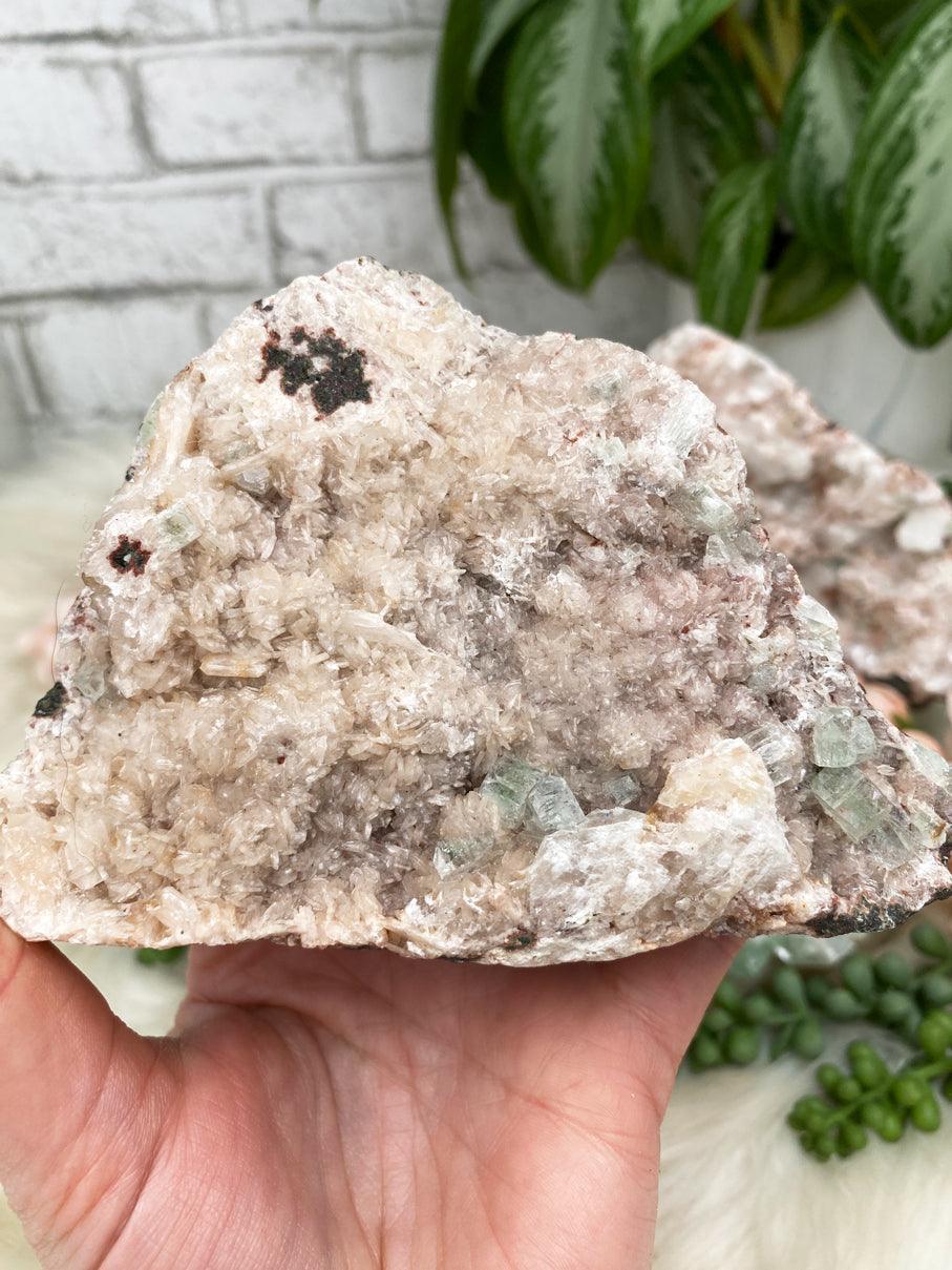 stilbite-with-small-green-apophyllite