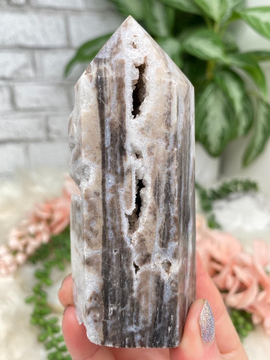 striped-sphalerite-point