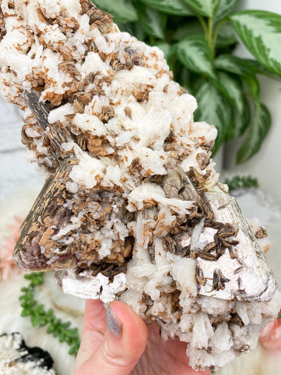 white-albite-brown-mica-mix