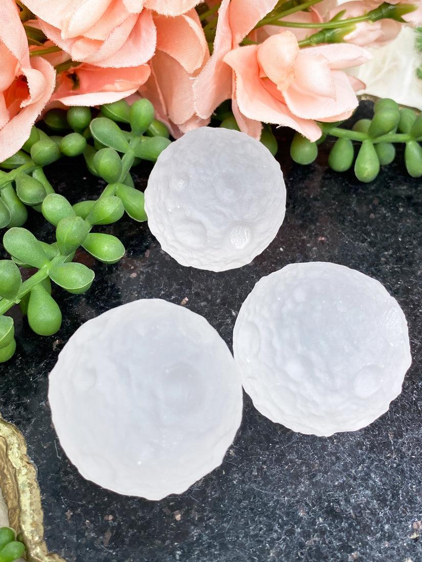 white-quartz-crater-moon-spheres