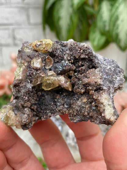 yellow-apatite-in-dark-matrix