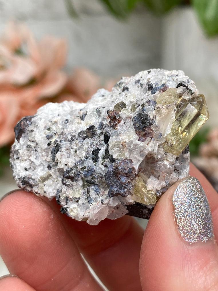 yellow-apatite-point-in-matrix