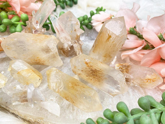 yellow-halloysite-crystals