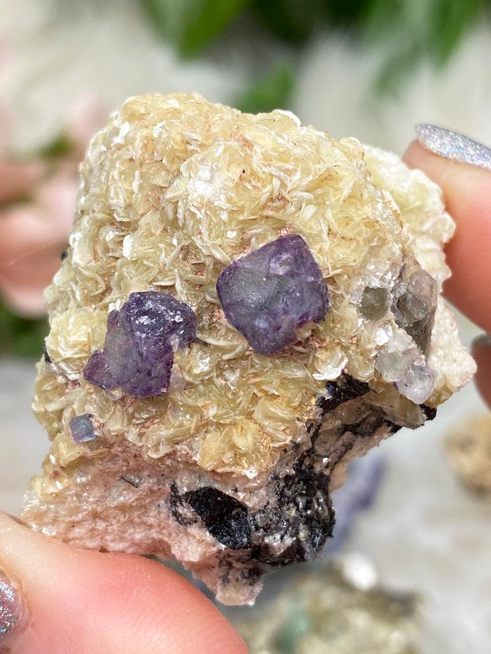 yellow-mica-purple-fluorite